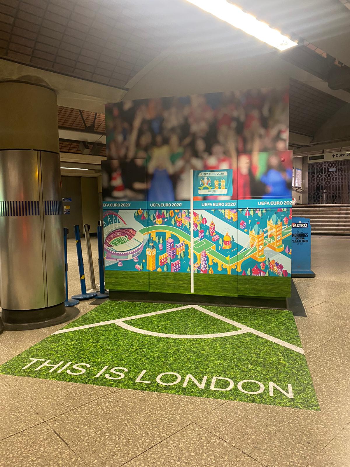 Links Signs used Drytac Polar Grip to create a series of graphics at five London Underground stations.