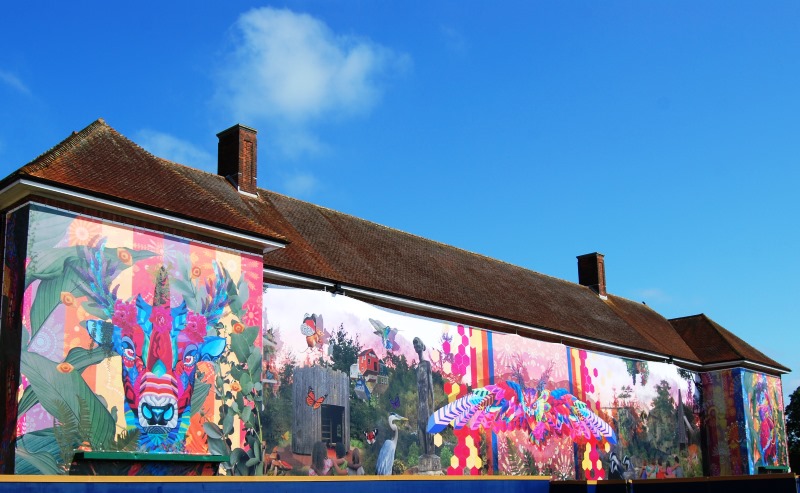 Embrace Building Wraps worked with Sandhurst Block in Hampshire, UK, to produce what is thought to be the UK’s largest outdoor art installation.