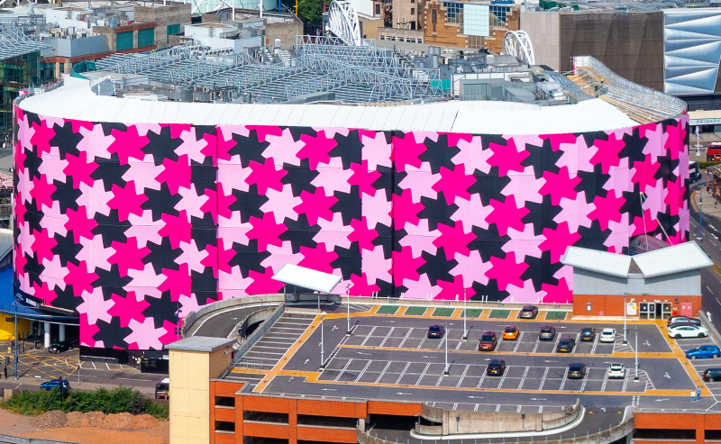 Embrace Building Wraps created the world’s largest scaffold wrap at Selfridge’s department store in Birmingham, UK.